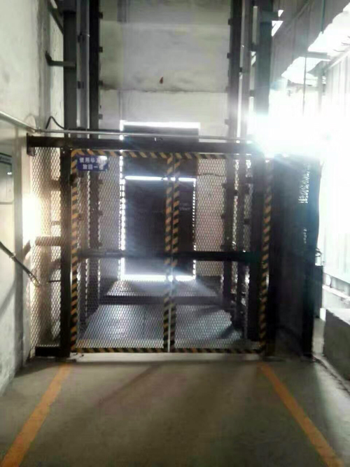 防爆式導(dǎo)軌式升降平臺(tái) 防爆式導(dǎo)軌式升降平臺(tái)