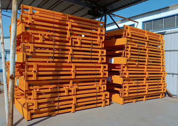 液壓升降平臺等待裝車 液壓升降平臺等待裝車