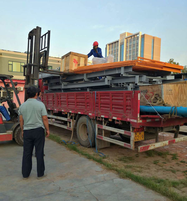 液壓升降貨梯發貨圖 液壓升降貨梯發貨圖